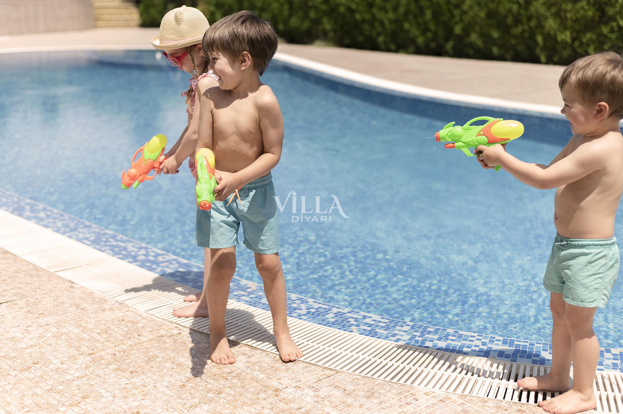 514_childrens-pool-playing.jpg